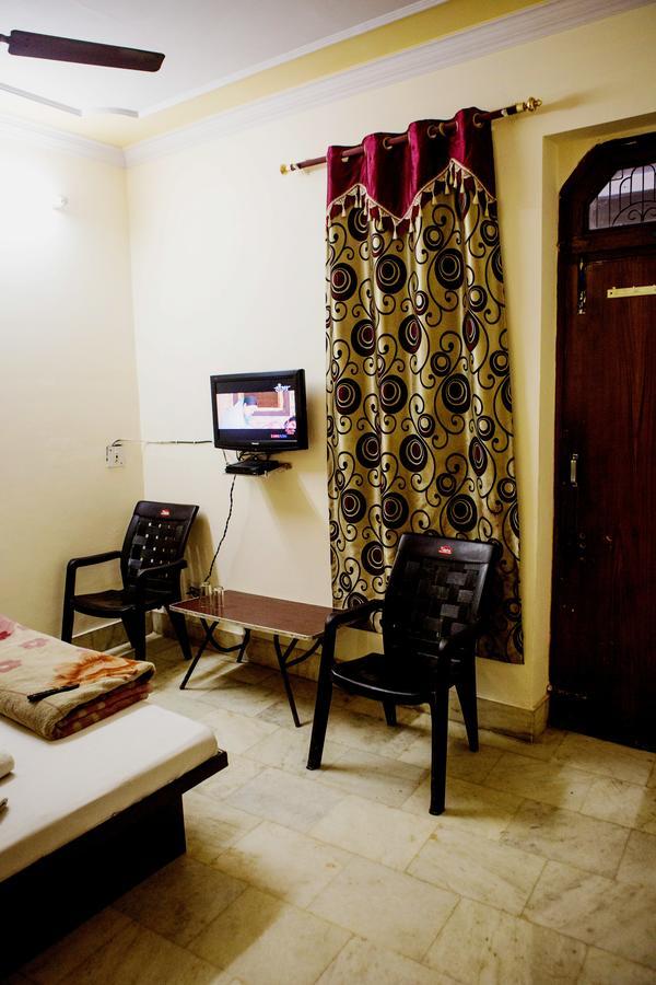 Hotel Venus International New Delhi Luaran gambar