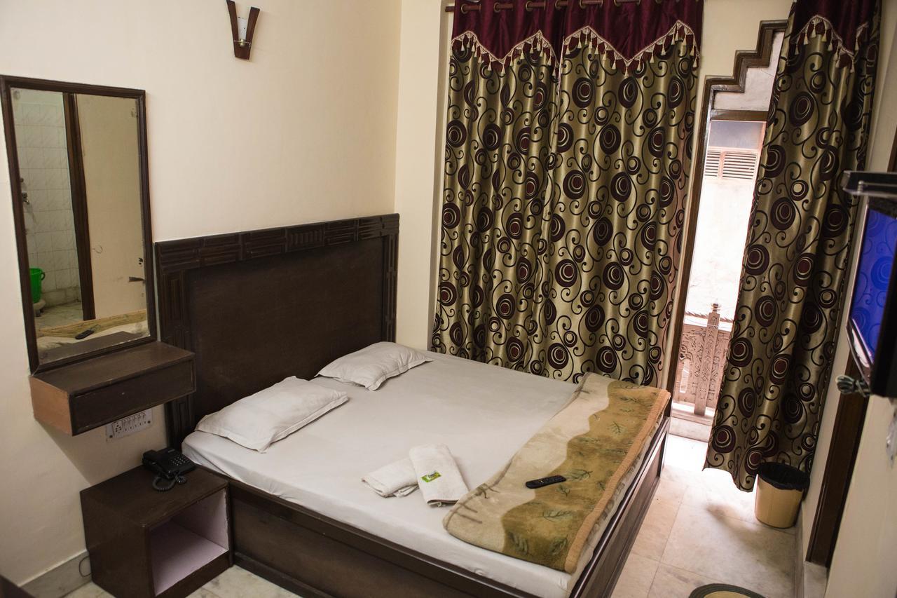 Hotel Venus International New Delhi Luaran gambar