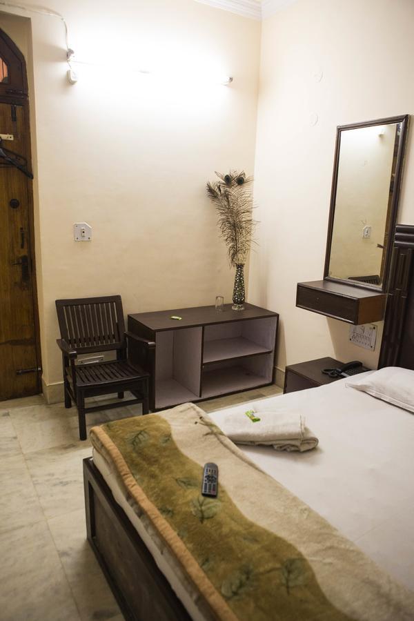 Hotel Venus International New Delhi Luaran gambar