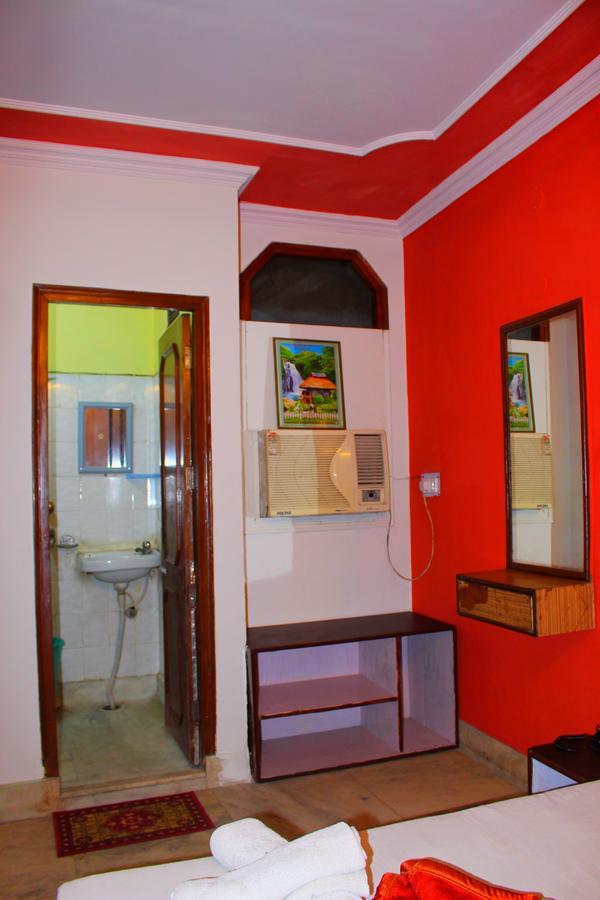 Hotel Venus International New Delhi Luaran gambar